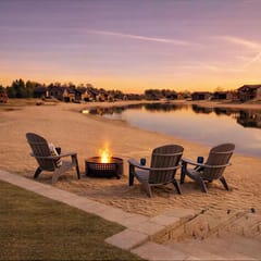 Cozy Beach Cottage | Fall Lakefront Retreat | Sleeps 14