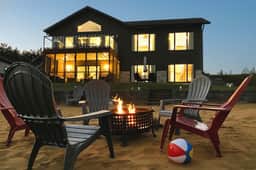 Beach Cottage • Private Lake • Sleeps 14