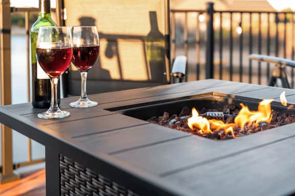 Beach Lake Oasis | Private Beach • Kayaks • Firepit • Game Room